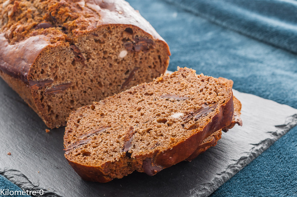 Photo de recette de  gâteau du matin, farine de petit épeautre, farine de châtaigne, farine de blé noir, farine de sarrasin, chocolat, gourmand, énergétique, bio cake, gâteau, healthy végétarien, protéines, Kilomètre-0, blog de cuisine réalisée à partir de produits de saison et issus de circuits courts