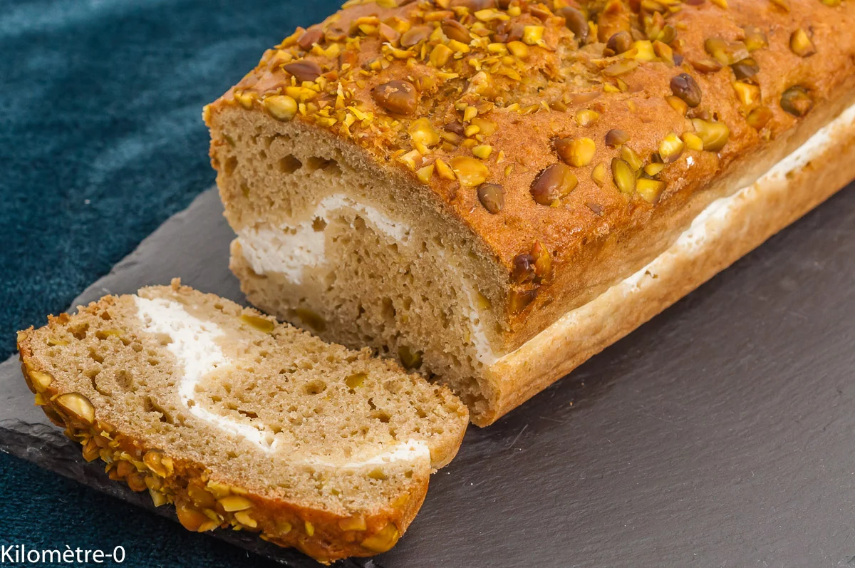 Photo de recette de cake, gâteau, gâteau du matin, dessert, citron, pistaches, ricotta, bio, facile, gourmand, léger, healthy, Kilomètre-0, blog de cuisine réalisée à partir de produits de saison et issus de circuits courts