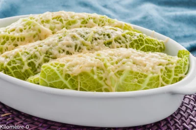 Photo de recette de roulé, chou, chipolatas, saucisses emmental, fromage, pomme, facile, automne, hiver,  Kilomètre-0, blog de cuisine réalisée à partir de produits de saison et issus de circuits courts