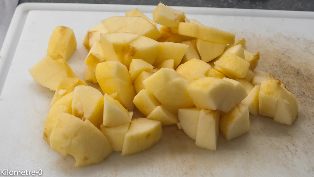 Roulés de choux aux saucisses et aux pommes - Étape 4