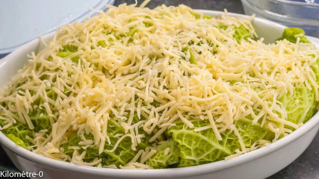 Roulés de choux aux saucisses et aux pommes - Étape 9