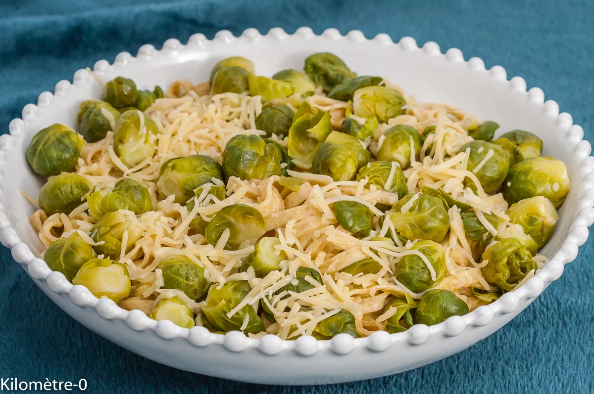 Photo de recette de pâte, beurre, oeufs, choux de Bruxelles, chou, végétarien, fromage, facile, bio, Kilomètre-0, blog de cuisine réalisée à partir de produits de saison et issus de circuits courts