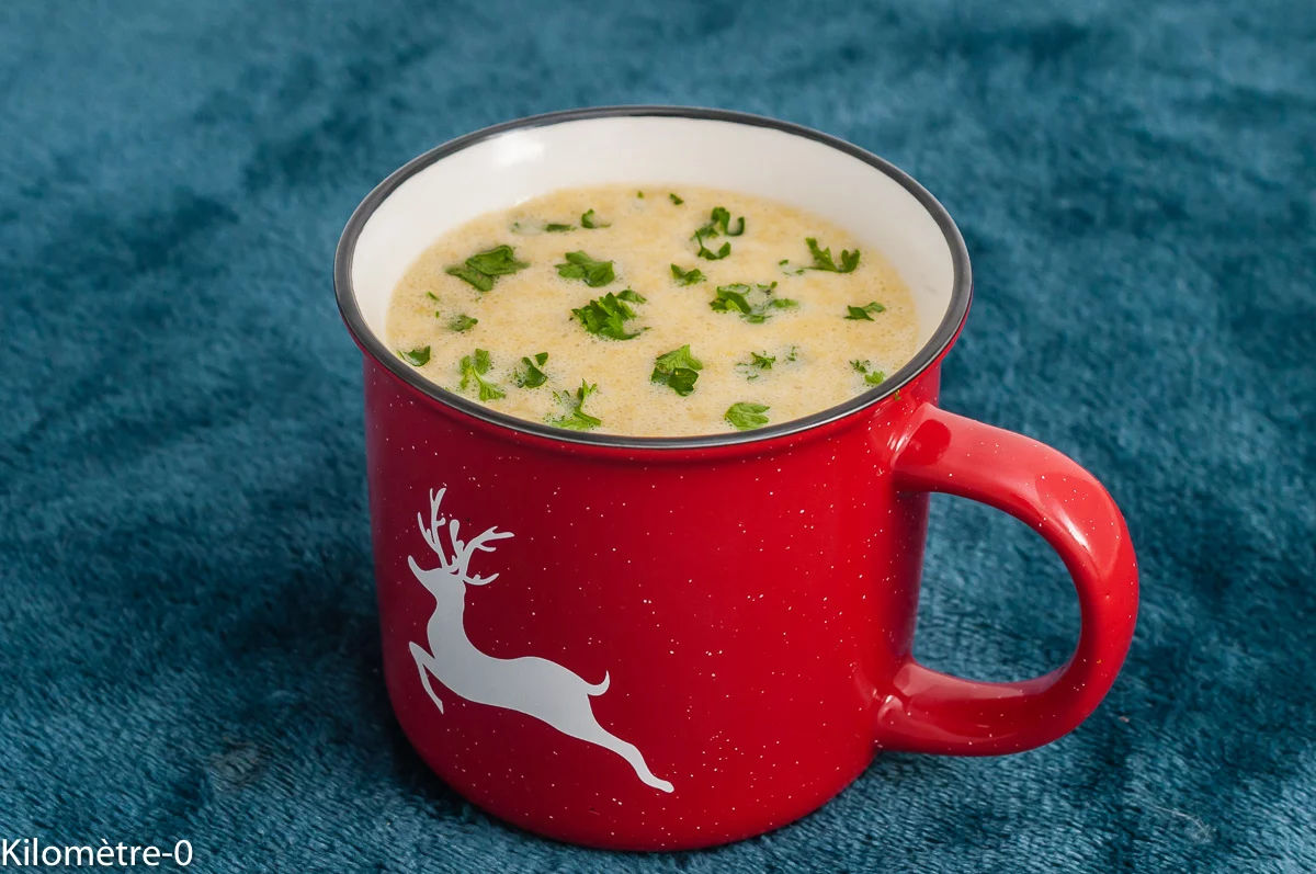 Photo de recette de soupe, velouté , légumineuses, pois cassés , économique, carottes, légumes, facile, bio, Kilomètre-0, blog de cuisine réalisée à partir de produits de saison et issus de circuits courts