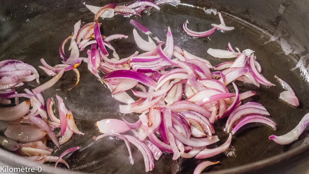 Échine de porc au four, chou rouge poêlé - Étape 2