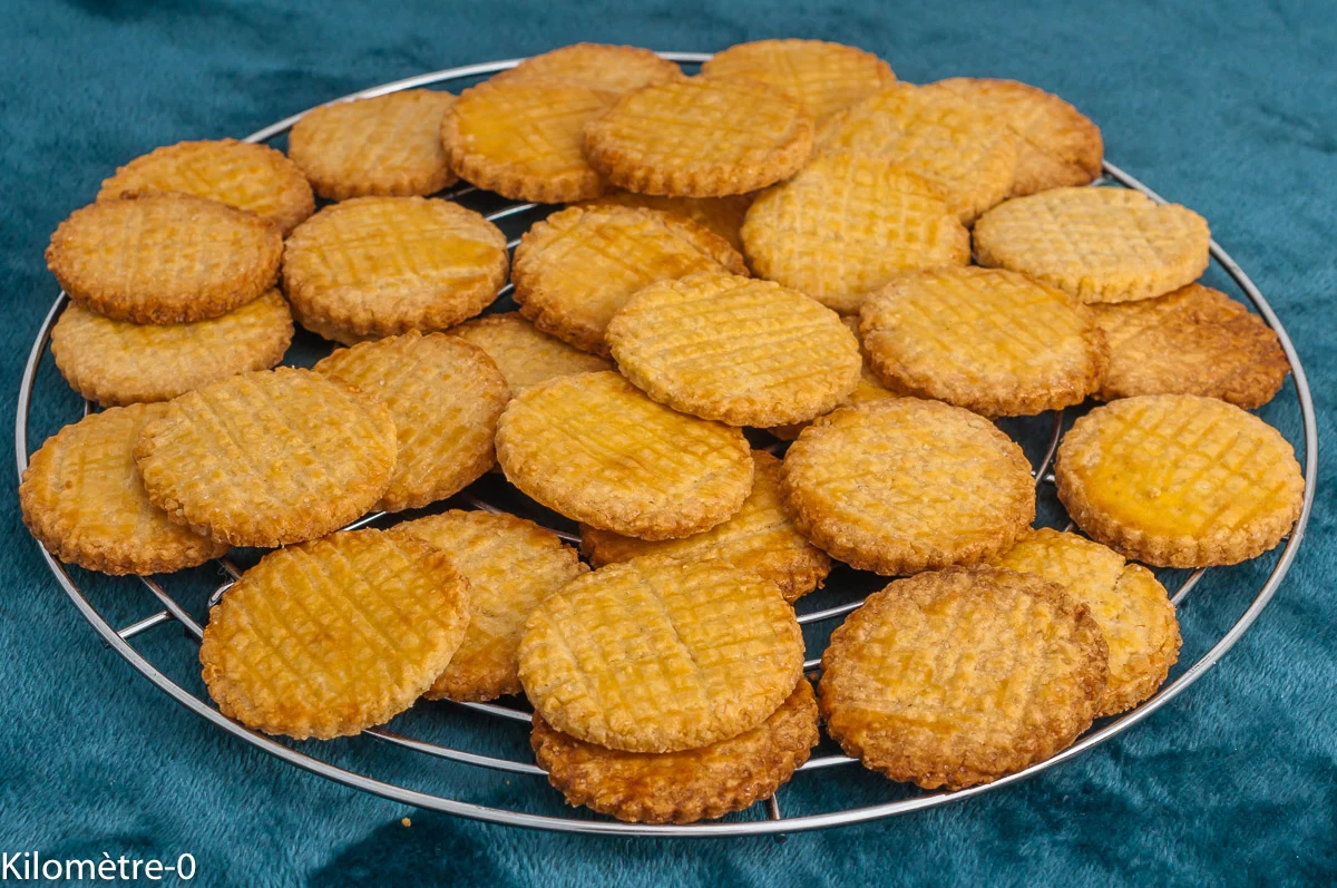 Photo de recette de galettes nantaises, biscuits, Nantes, Pays de la Loire, Loire-Atlantique, facile, gâteau au beurre, petits gâteaux, sablés, maison, Kilomètre-0, blog de cuisine réalisée à partir de produits de saison et issus de circuits courts