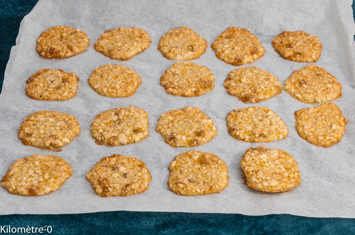 Photo de recette de biscuits, croquants, amandes, orange, facile, agrumes ,noisettes, noix, petits gâteaux, Noël, Kilomètre-0, blog de cuisine réalisée à partir de produits de saison et issus de circuits courts