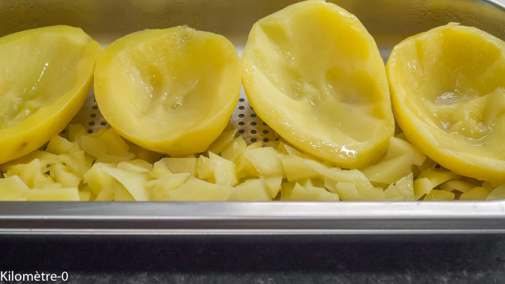 Pommes de terre farcies aux œufs et aux lardons - Étape 1