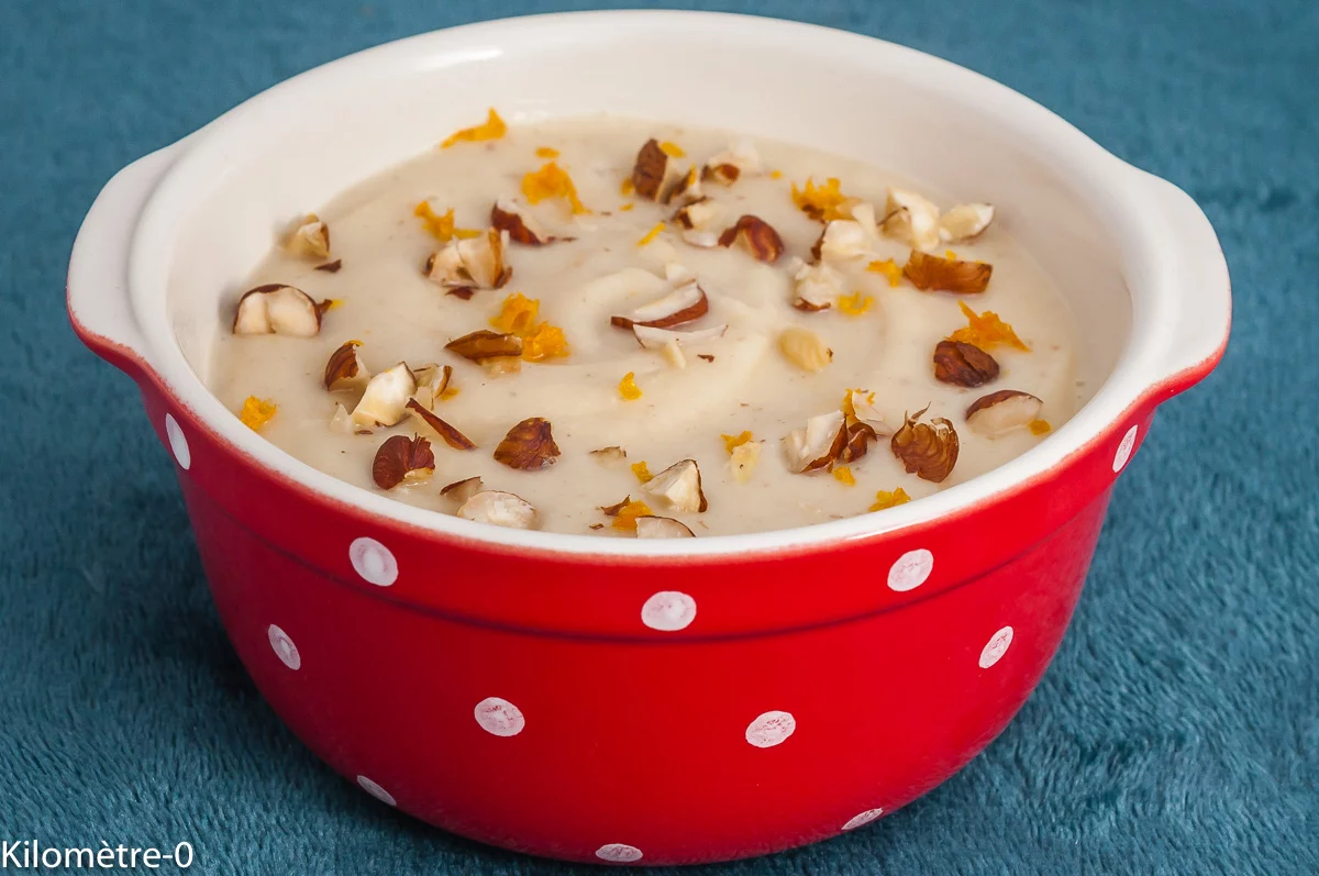 Photo de recette de soupe, velouté, potage, automne, hiver, légumes, légumes oubliés, panais, noisettes, zeste d'orange, facile, bio, heatlhy, végé, végétarien, Kilomètre-0, blog de cuisine réalisée à partir de produits de saison et issus de circuits courts