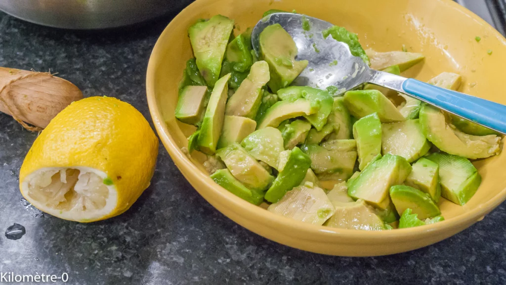 Salade de brocolis aux avocats, crevettes, saint jacques, grenade - Étape 2