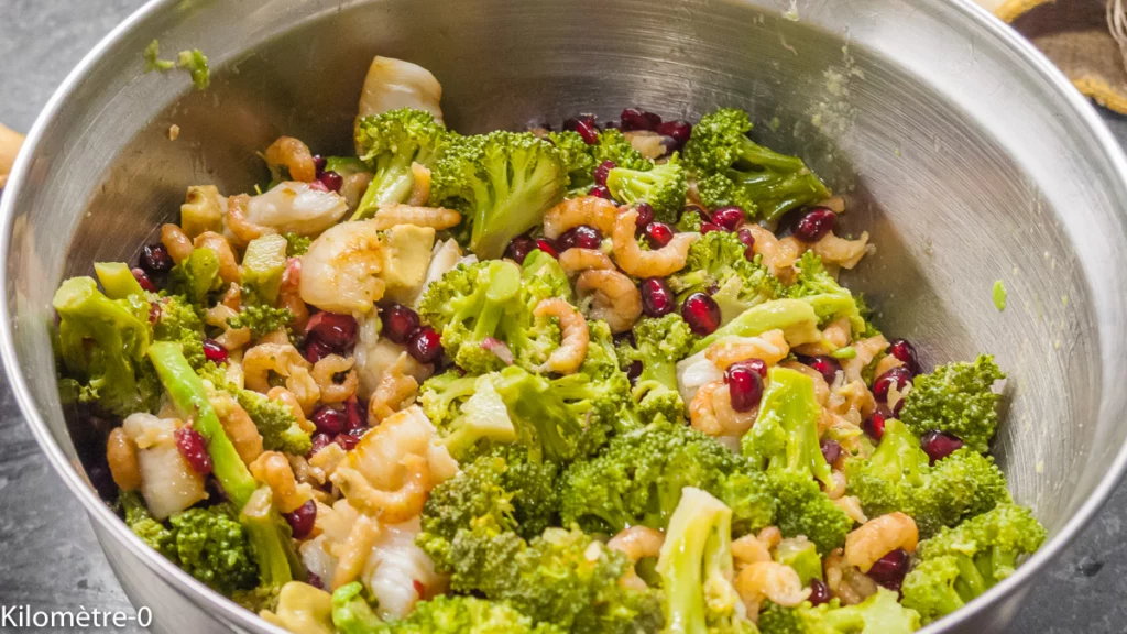 Salade de brocolis aux avocats, crevettes, saint jacques, grenade - Étape 8