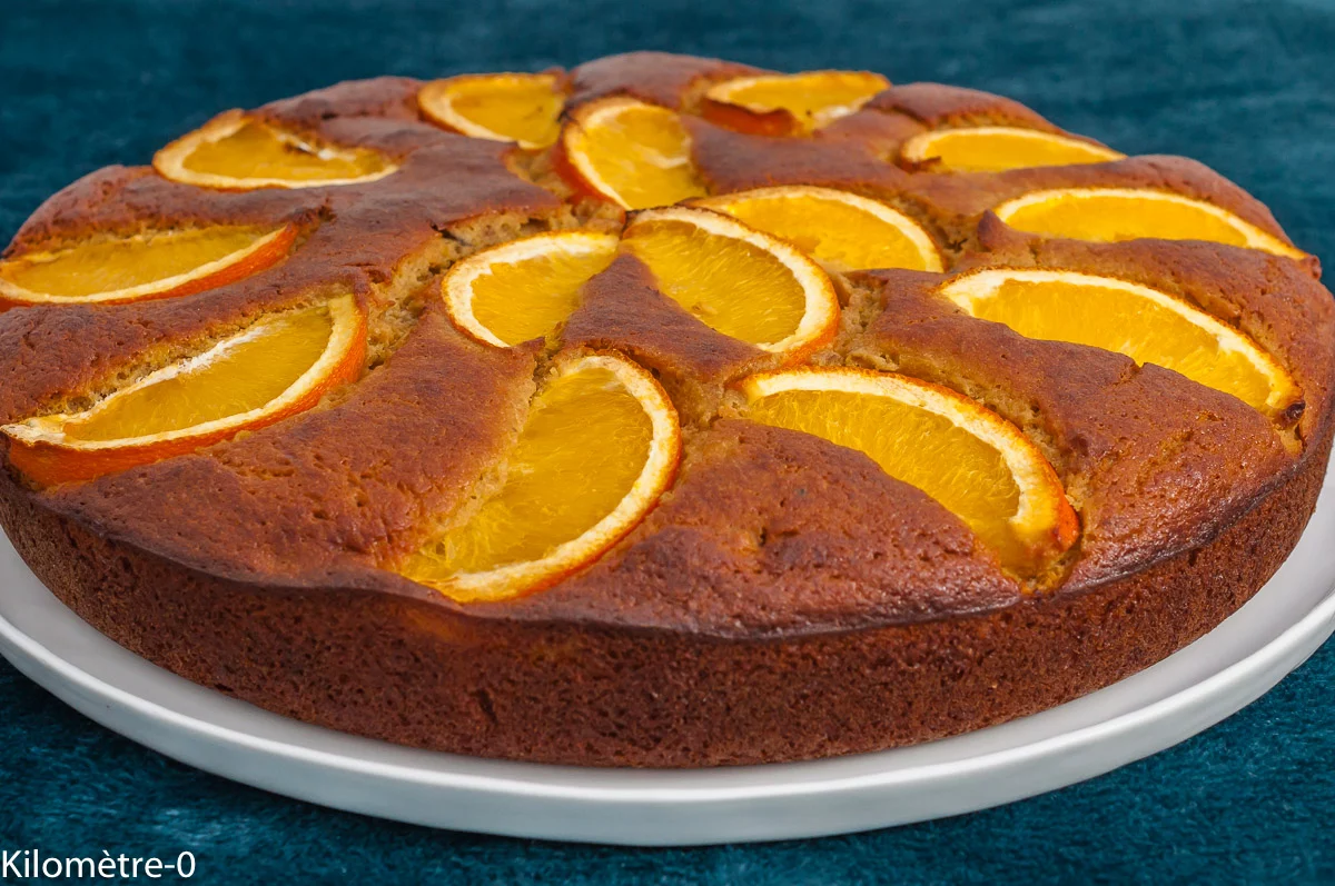 Photo de recette de gâteau du matin, compote de pommes, noix, oranges, farine de pois chiche, farine de petit épeautre, facile, cake, gros gâteau, automne, hiver, agrumes, bio, Kilomètre-0, blog de cuisine réalisée à partir de produits de saison et issus de circuits courts