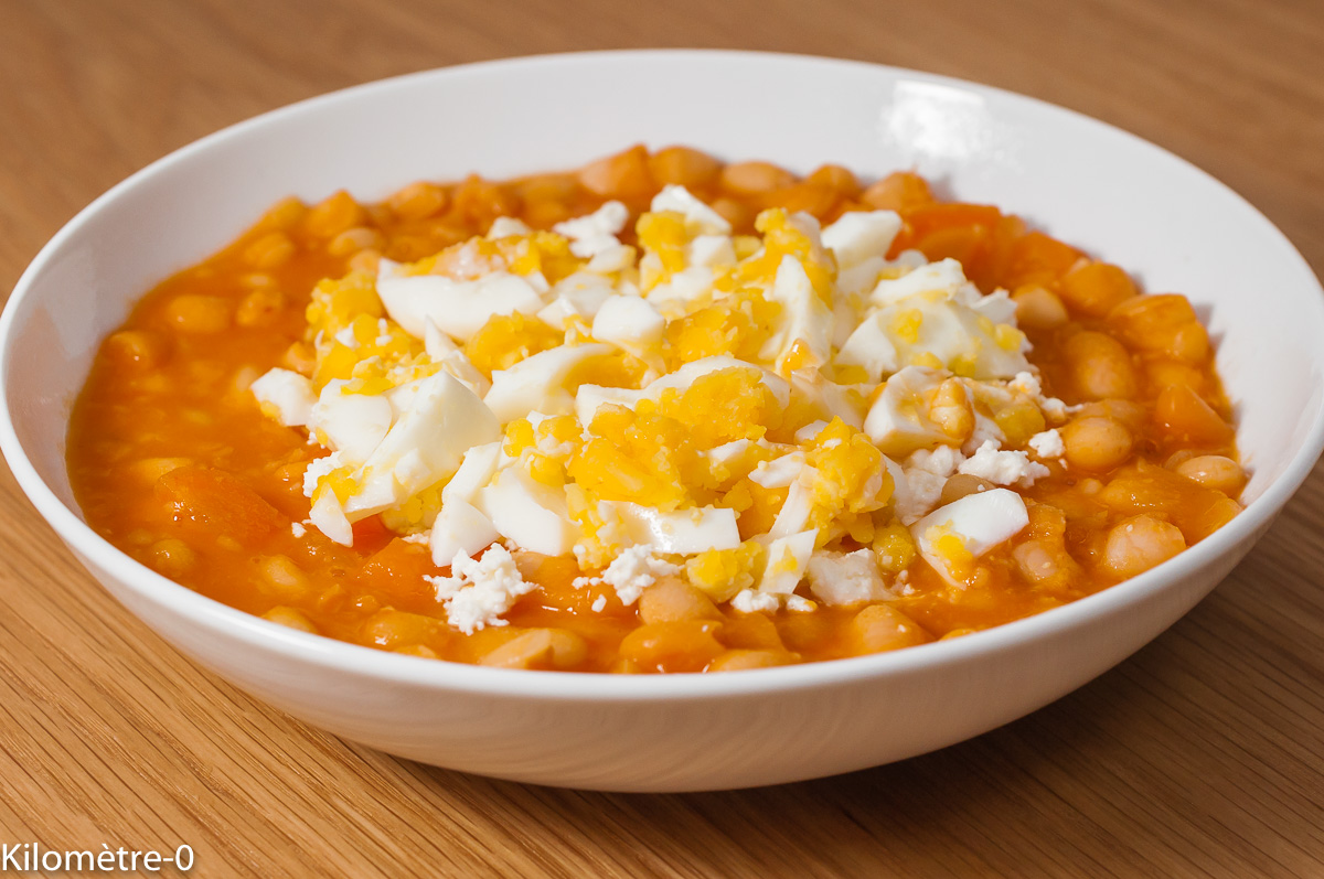 Soupe paysanne au chou, haricots blancs et saucisses fumées - Les