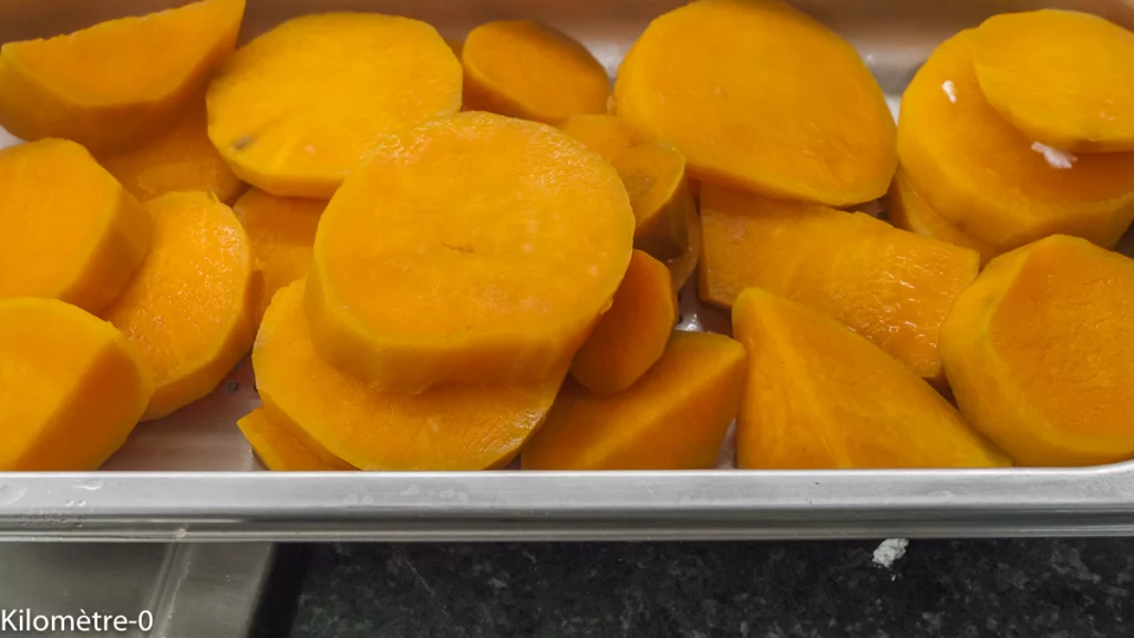 Boulettes végétariennes aux pois chiches et à la patate douce, frites au four et sauce à la crème, moutarde et soja - Étape 3