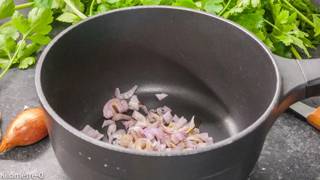 Boulettes végétariennes aux pois chiches et à la patate douce, frites au four et sauce à la crème, moutarde et soja - Étape 4