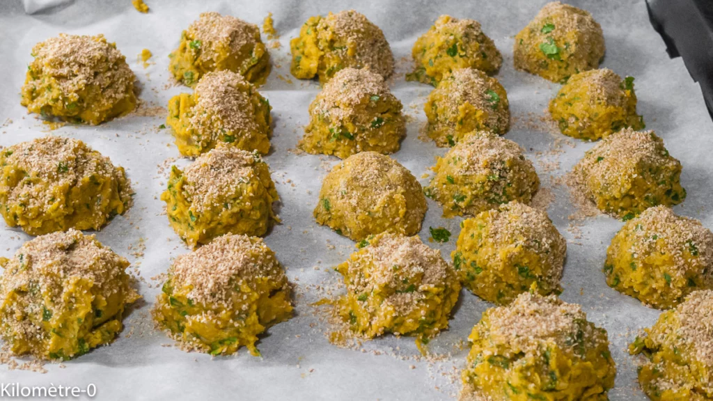 Boulettes végétariennes aux pois chiches et à la patate douce, frites au four et sauce à la crème, moutarde et soja - Étape 10