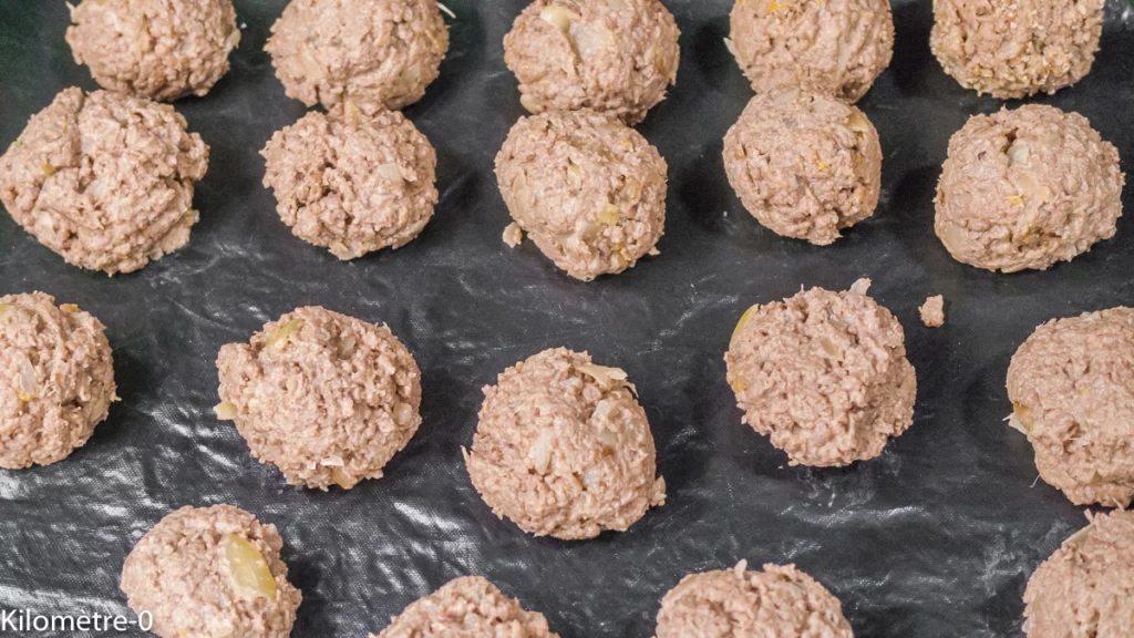 Boulettes de bœuf aux frites au four et à la sauce à la crème, moutarde et soja - Étape 7