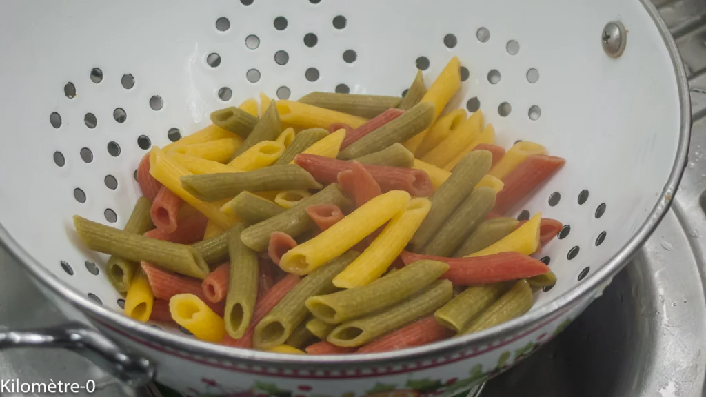 Salade de pâtes de maïs, haricots rouges, patates douces aux oeufs - Étape 1