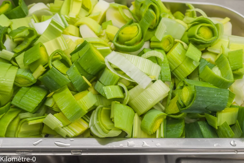 Poêlée de poireaux au chorizo et aux œufs sur le plat - Étape 1