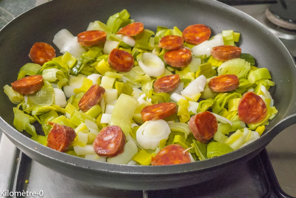 Poêlée de poireaux au chorizo et aux œufs sur le plat - Étape 2