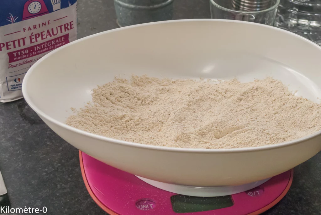 Biscuit moelleux aux noisettes et chocolat - Étape 2