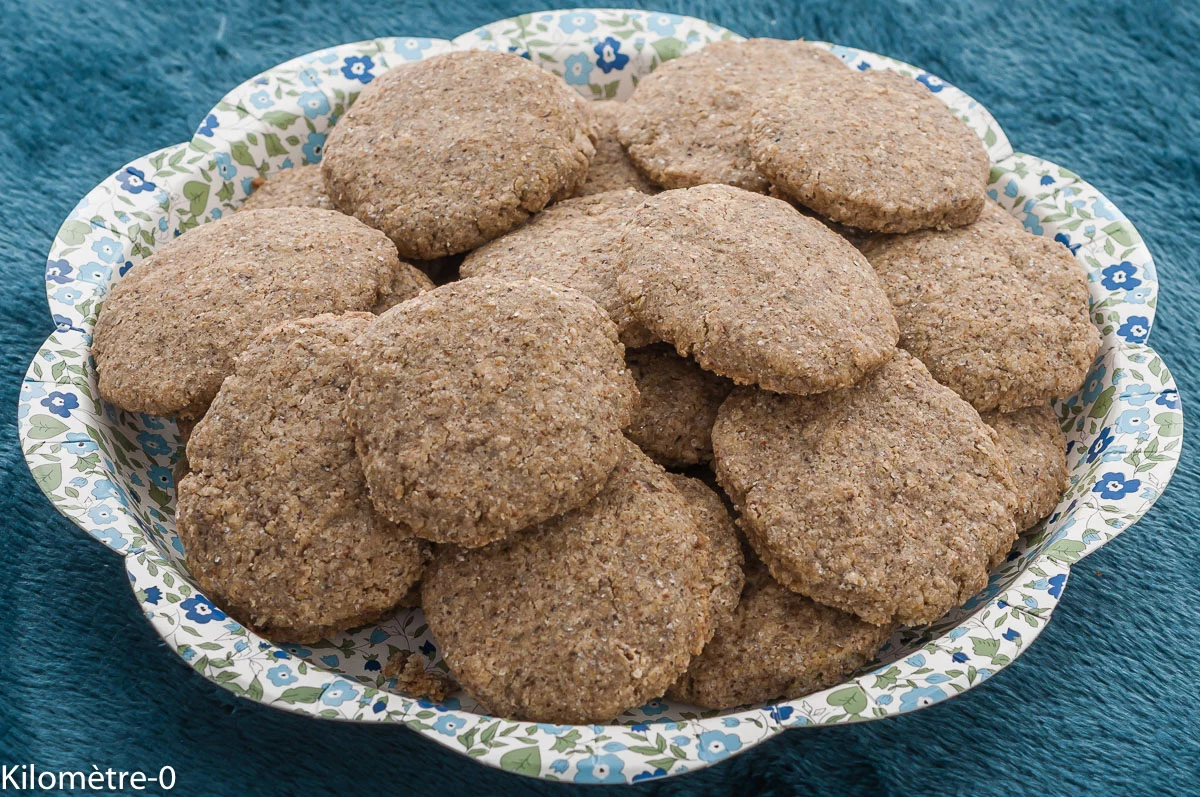 Photo de recette de biscuits, sablés, sarrasin, blé noir, sans gluten, petits gâteaux, facile, rapide, bio ,économique, beurre, Kilomètre-0, blog de cuisine réalisée à partir de produits de saison et issus de circuits courts