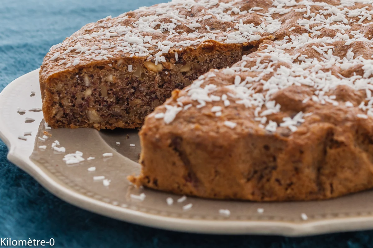 Photo de recette de biscuit moelleux, gâteau, fruits secs, énergétique, gâteau du matin, noisettes, chocolat, gourmand, facile, bio Kilomètre-0, blog de cuisine réalisée à partir de produits de saison et issus de circuits courts