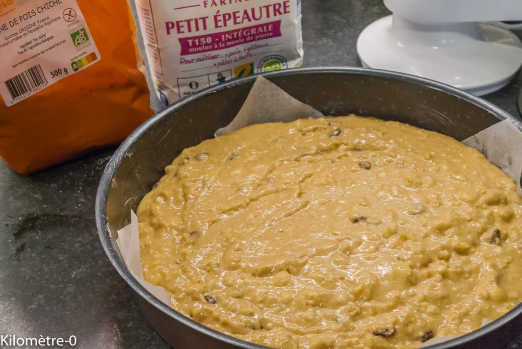 Gâteau du matin à la farine de petit épeautre et de pois chiches aux noix de cajou et raisins secs - Étape 6