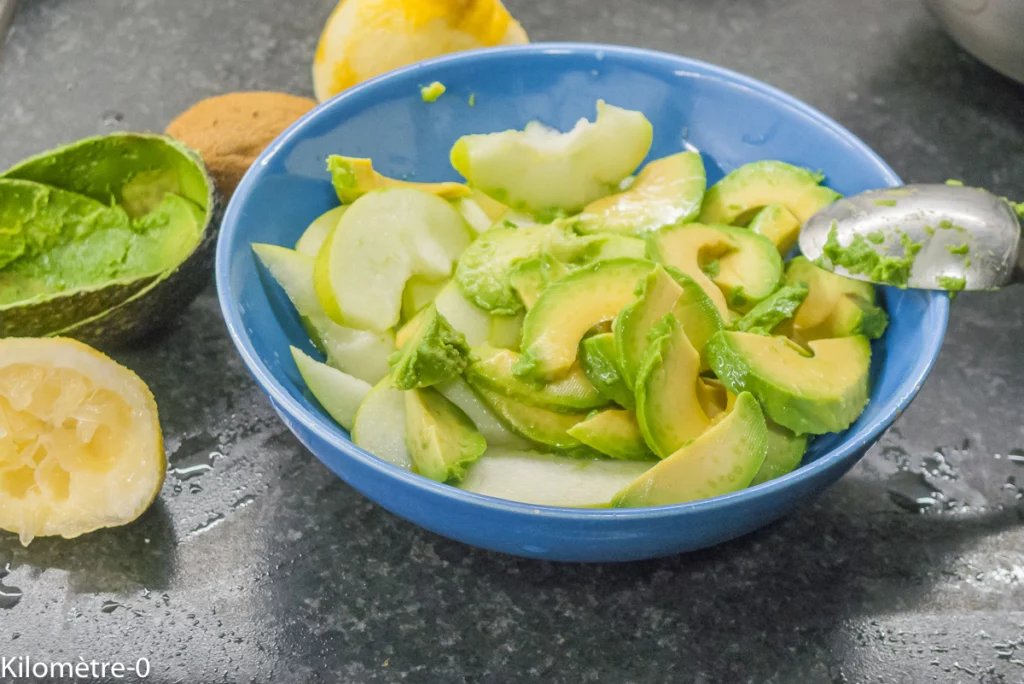 Salade d&rsquo;endives aux kiwis, avocat, bleu et noisettes - Étape 3