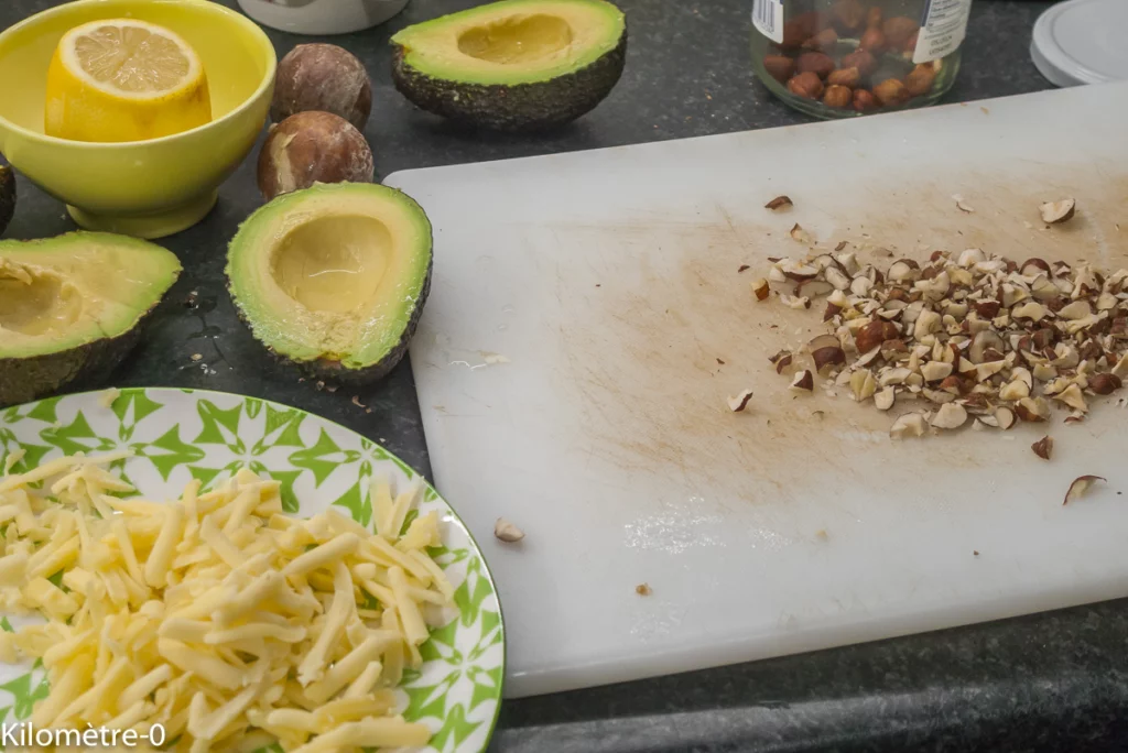 Avocat au four au gouda et aux noisettes - Étape 1