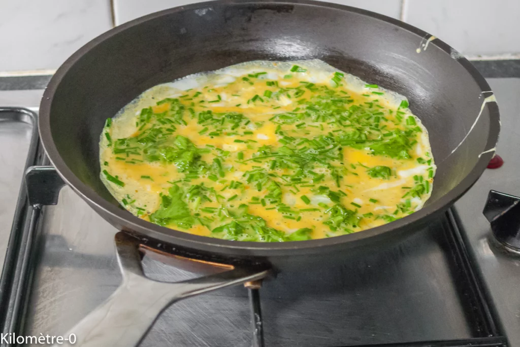 Petite omelette roulée au saumon ou à la truite fumée - Étape 2