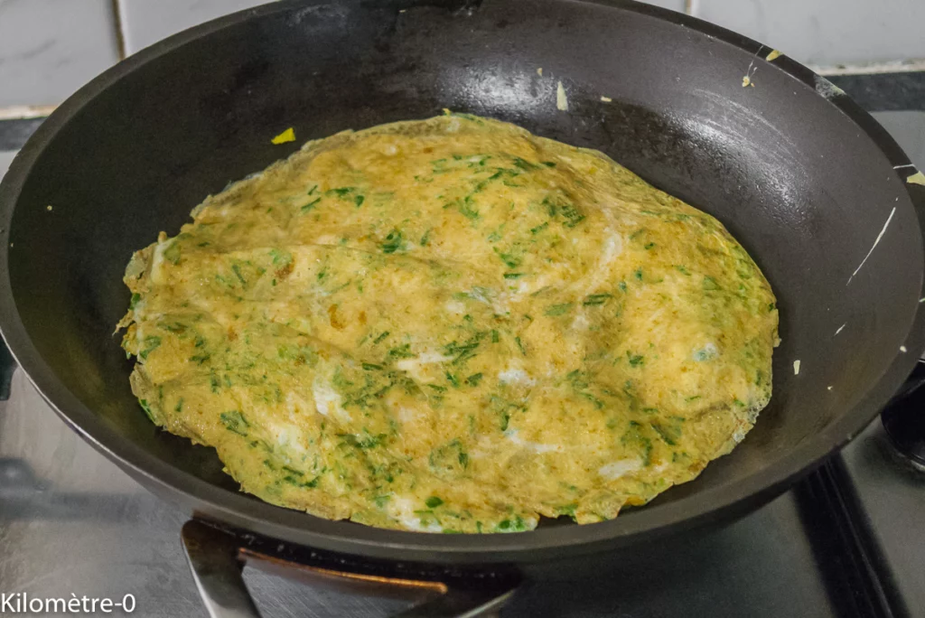 Petite omelette roulée au saumon ou à la truite fumée - Étape 3