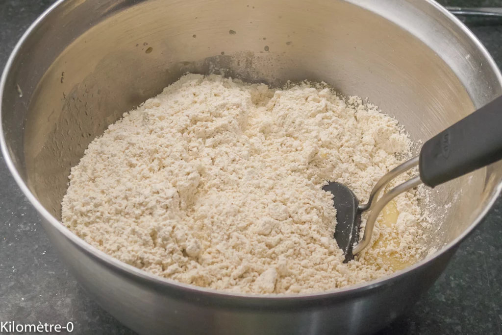 Cake aux œufs, orties et emmental - Étape 3