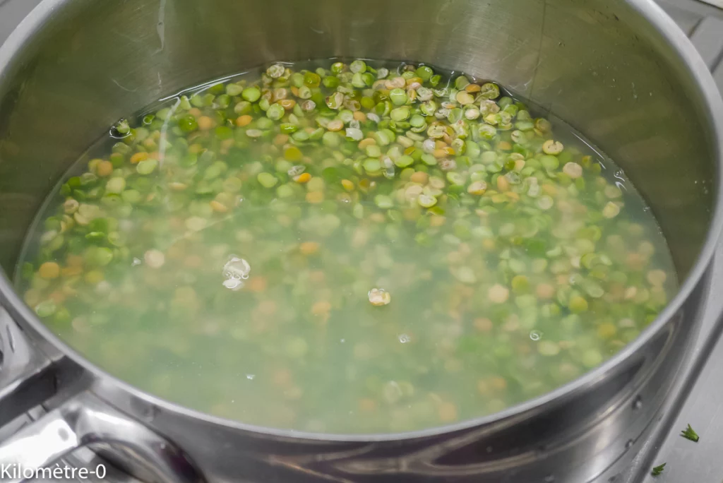 Dahl de pois cassés aux épinards - Étape 1