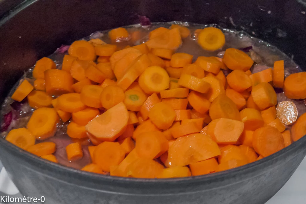 Bœuf mijoté aux fruits secs et aux carottes - Étape 5