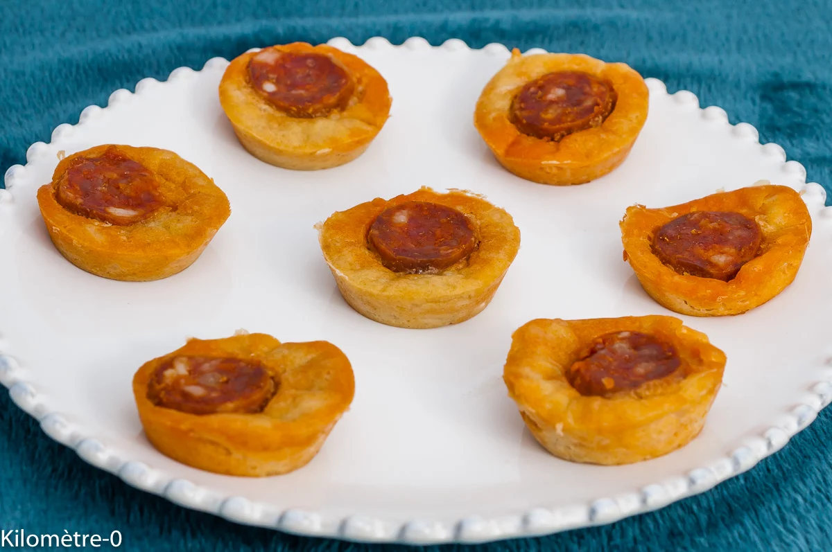 Photo de recette de bouchées salées, bouchées apéritives, facile, fromage, chorizo, bio, rapide, Kilomètre-0, blog de cuisine réalisée à partir de produits de saison et issus de circuits courts