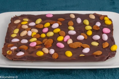 Photo de recette de fudge, chocolat, Pâques, coco de Pâques, bonbons, facile, rapide, beau, original, gourmand, goûter, dessert, Kilomètre-0, blog de cuisine réalisée à partir de produits de saison et issus de circuits courts