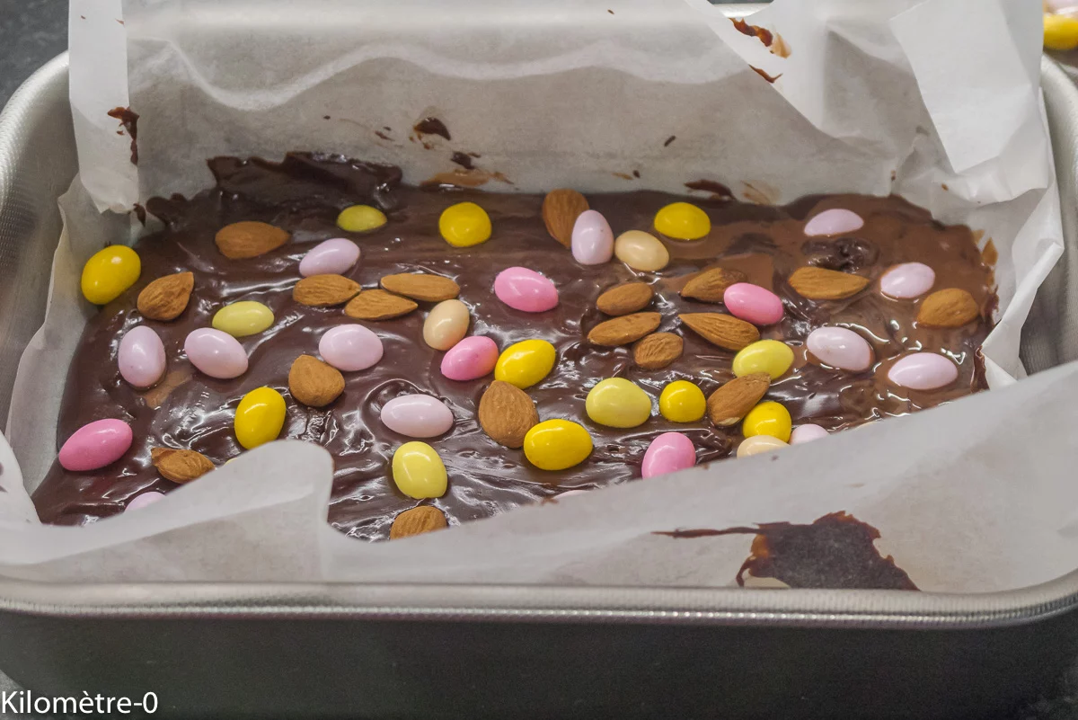 Photo de recette de fudge, chocolat, Pâques, coco de Pâques, bonbons, facile, rapide, beau, original, gourmand, goûter, dessert, Kilomètre-0, blog de cuisine réalisée à partir de produits de saison et issus de circuits courts