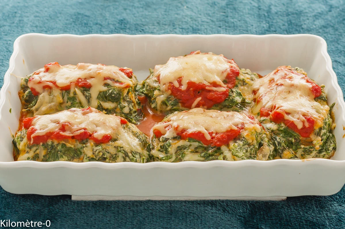 Photo de recette de quenelles, légumes, gratin, épinards , ricotta, coulis de tomate, emmental, fromage, plat végétarien, facile, bio, Kilomètre-0, blog de cuisine réalisée à partir de produits de saison et issus de circuits courts