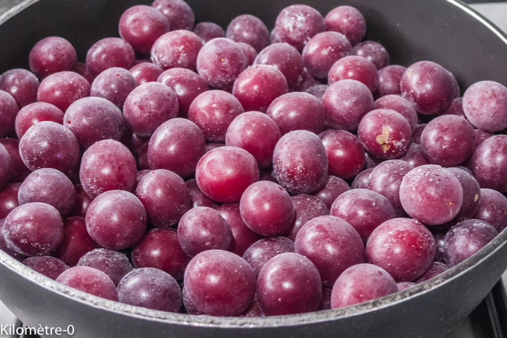 Crumble aux prunes du congélateur - Étape 1