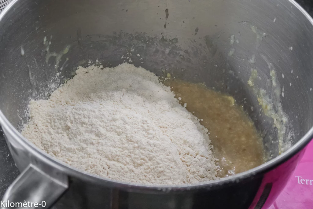 Gâteau du matin sans oeufs aux bananes et palets de chocolat noir - Étape 3