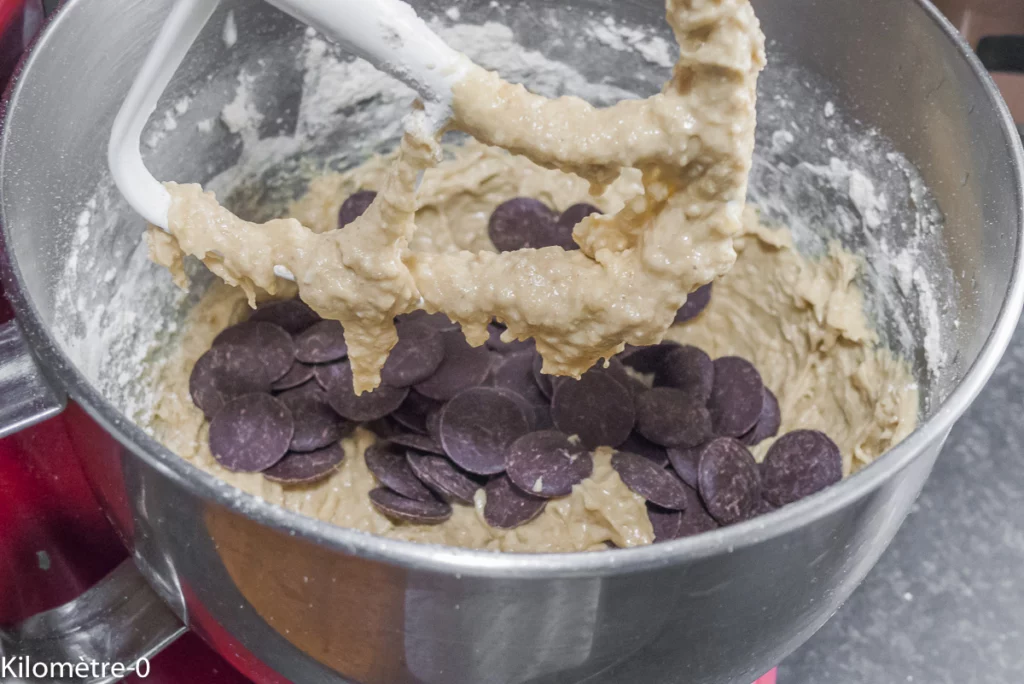 Gâteau du matin sans oeufs aux bananes et palets de chocolat noir - Étape 4