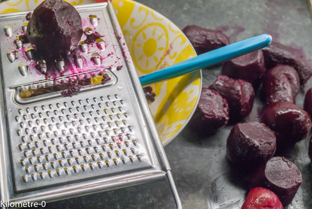 Salade de betteraves rouges aux noix et à la sauce fêta - Étape 3