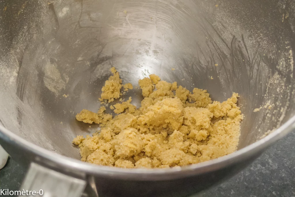 Crumble à la rhubarbe et aux pistaches - Étape 3