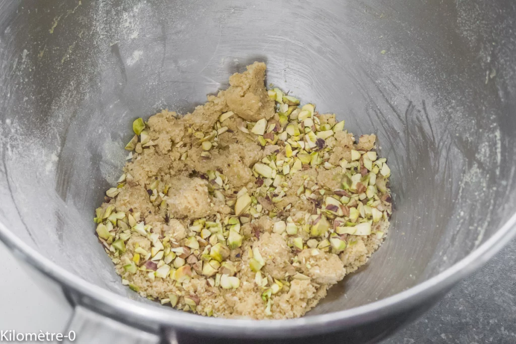 Crumble à la rhubarbe et aux pistaches - Étape 4
