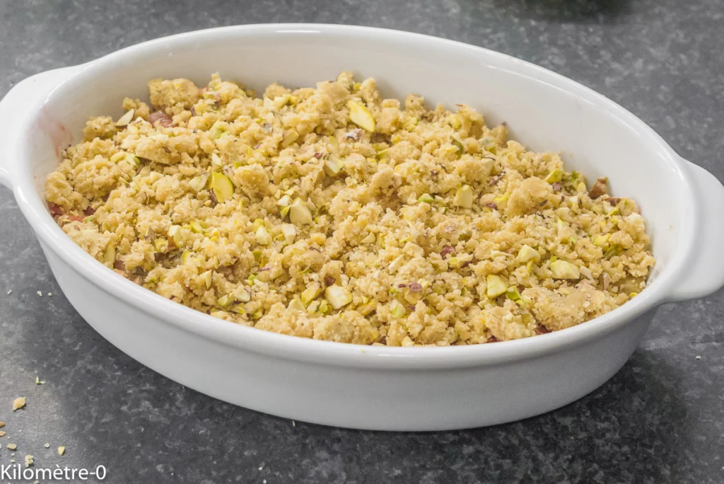 Crumble à la rhubarbe et aux pistaches - Étape 5