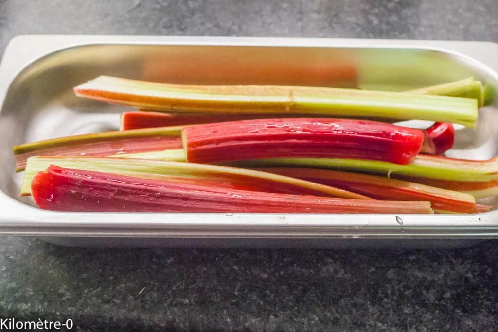 Crumble à la rhubarbe et aux pistaches - Étape 1