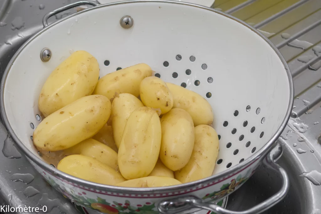 Salade de bar aux pommes de terre nouvelles et œufs durs - Étape 1