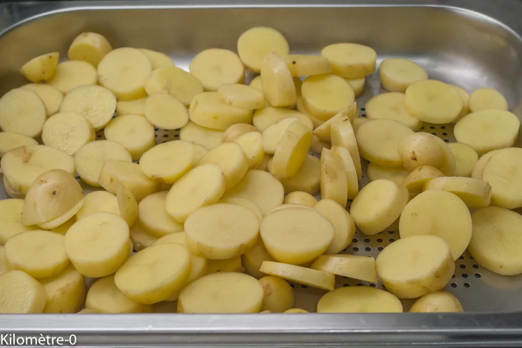 Salade de bar aux pommes de terre nouvelles et œufs durs - Étape 2