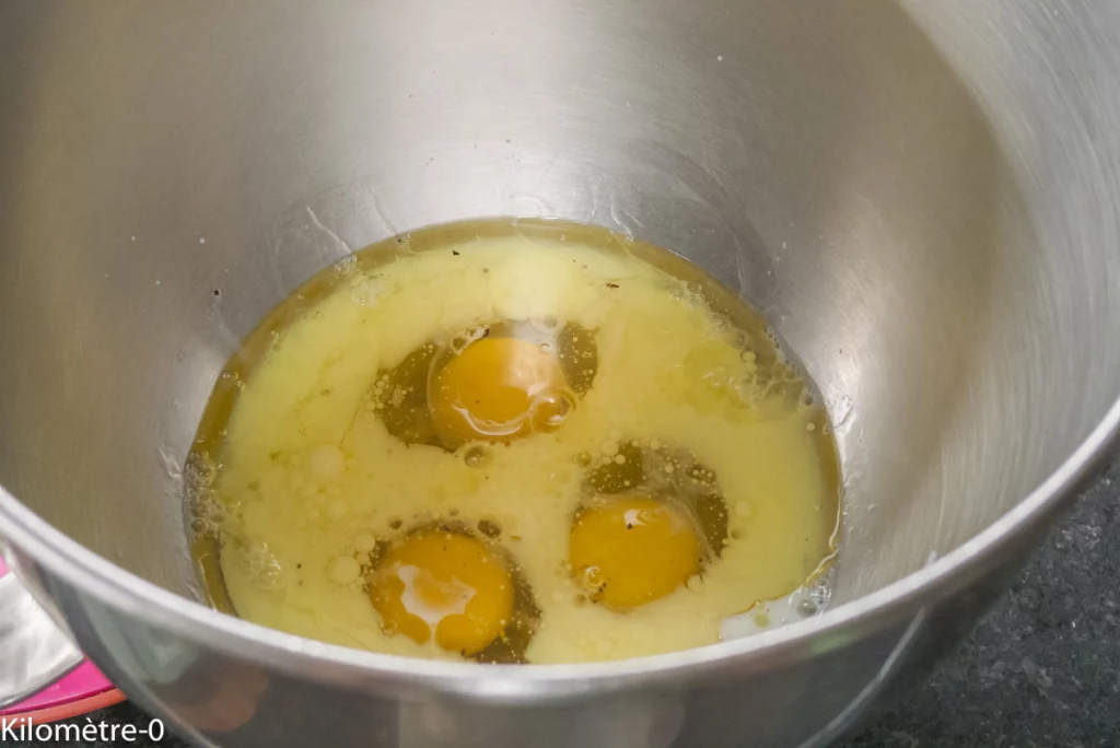 Cake salé au chorizo, fromage et menthe - Étape 2