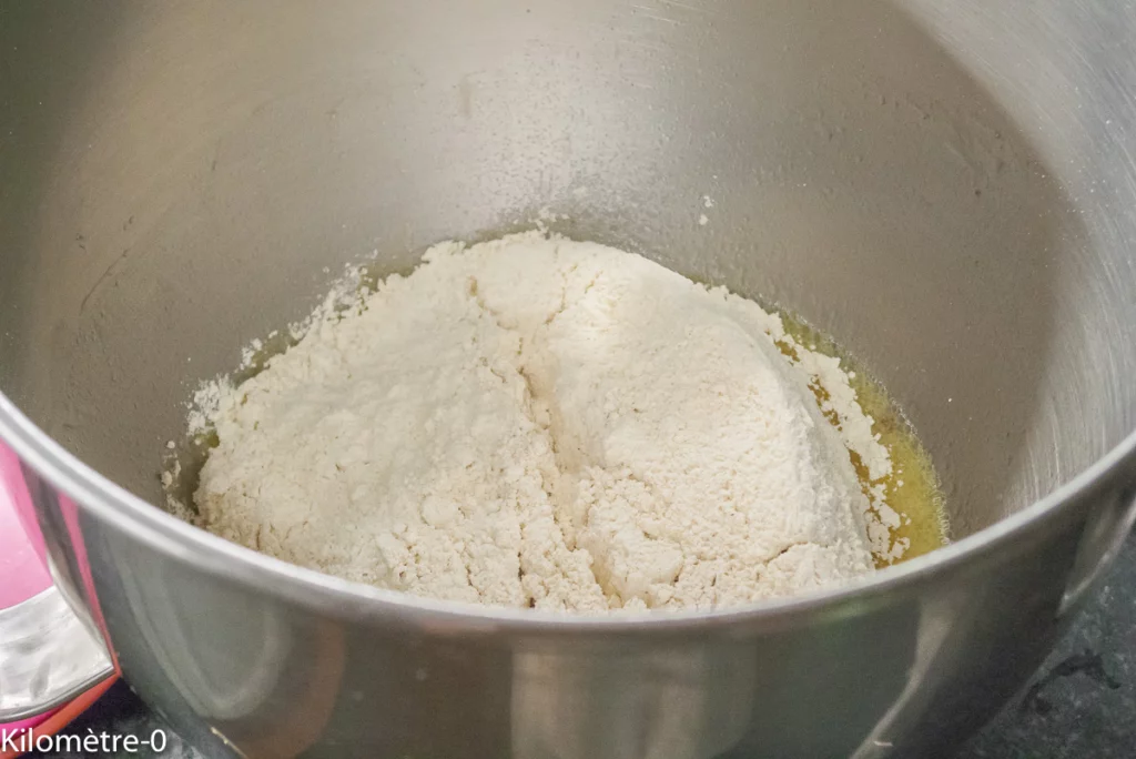 Cake salé au chorizo, fromage et menthe - Étape 3